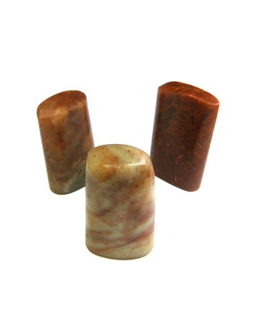 폭1.3~1.7cm 길이2.5-3.5cm 불규칙 타원형 수산홍자연석유인